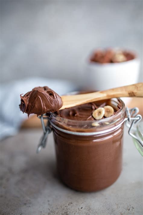 Vegan "Nutella" with only 2 INGREDIENTS! - Vanillacrunnch - Lifestyle and Food Blog aus der Schweiz