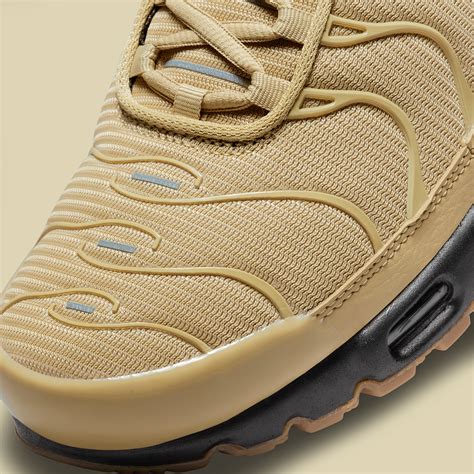 Nike Air Max Plus Gold Black DZ4501-700 | SneakerNews.com