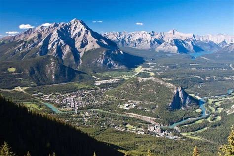 17 Best Small Towns In Alberta Worth Visiting in 2023 - LivingOutLau