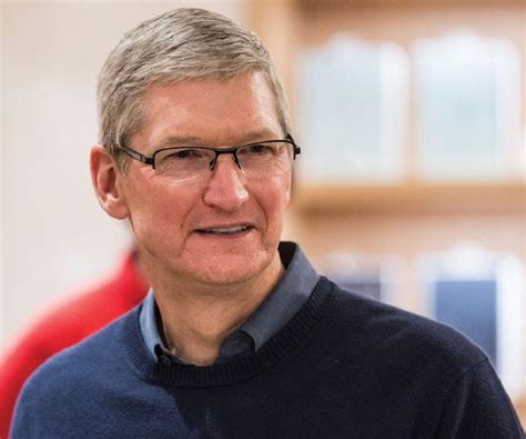 Tim Cook Biography - Facts, Childhood, Family Life & Achievements