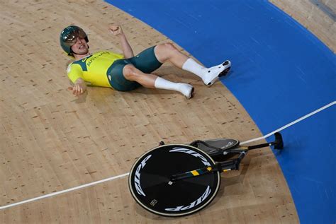 Australian rider's bars break and lead to crash in Olympic team pursuit ...