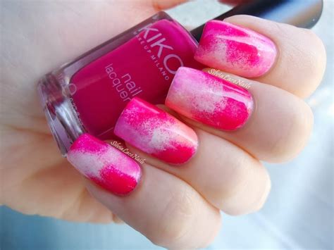 Silvia Lace Nails: Random pink sponging nail art