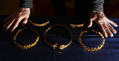 Oldest Gold Found: Iron Age Jewelry Discovered In Britain | IBTimes