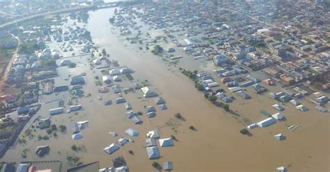 #MobileNews.ng: Mudslide, Flooding In Lagos Amidst Heavy Rain