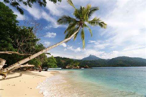 10 INCREDIBLE BEACH LOCATIONS IN SUMATRA (FOR SURFERS & BEACH BUMS) - Travel magazine for a ...