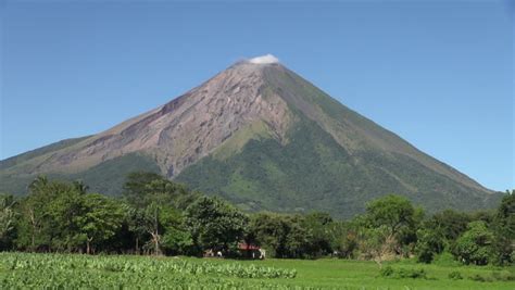 GRANADA, NICARAGUA - 11/8/2011:The Aged Canyon In The Park Of Granada ...