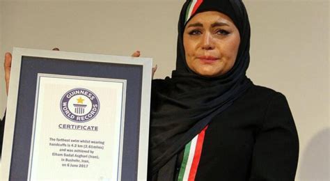 Iranian Female Swimmer Breaks Guinness Record