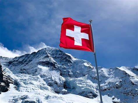 Why is Switzerland trying to get closer to NATO?