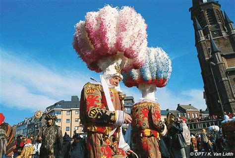 DECK THE HOLIDAY'S: CARNIVAL OF BINCHE FROM BELGIUM!!!!