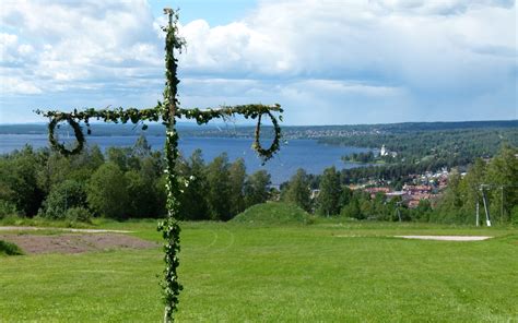 Celebrating midsummer in Dalarna - IsaBellevue