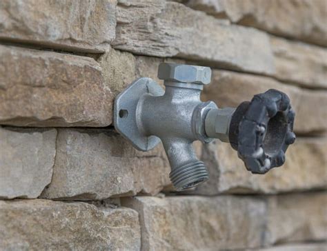 What Size Pipe Is Normally Used For An Outside Water Faucet? | Mr ...