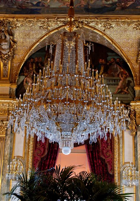 File:Central chandelier NIII Louvre.jpg - Wikimedia Commons