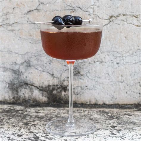 Bourbon Manhattan Cocktail | 2foodtrippers