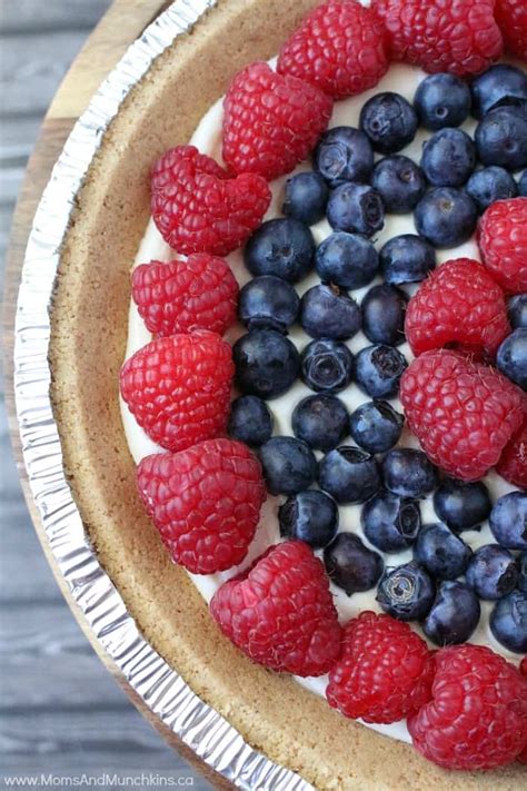 Fruit Tart Pie Recipe - Moms & Munchkins