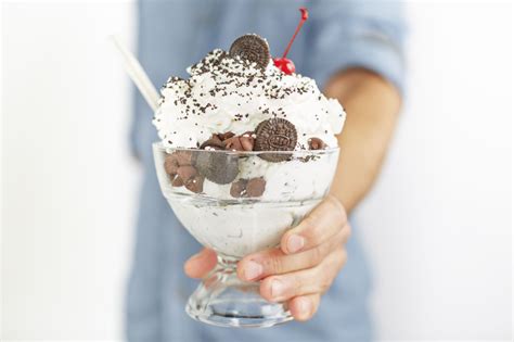 16 Ice Cream Sundae Recipes - Toppings and Ideas for Ice Cream Sundaes