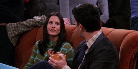 Friends: 5 Best Things Monica Did For Ross (& 5 He Did For Her)