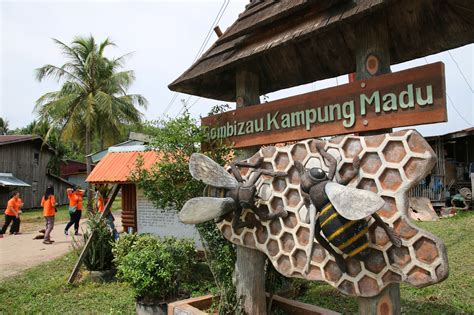 Gombizau Honey Bee Farm | Sabah, North Borneo