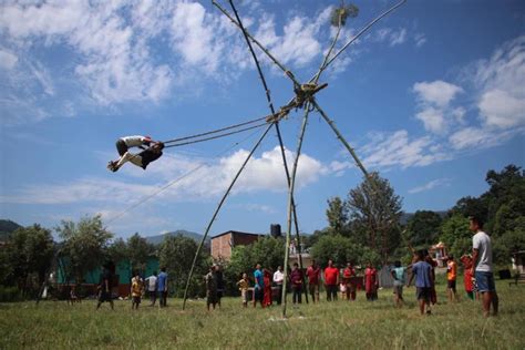 Swinging on a Dashain swing (photo feature) « Nepal Live Today