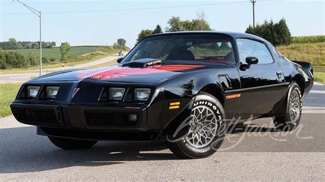 Relíquia: Pontiac Firebird Trans-Am 1979 com apenas 60 km rodados vai a leilão