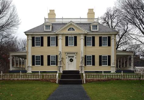 The 8 Types of Colonial Houses Explained (Plus 18 Photo Examples in America) - Home Stratosphere