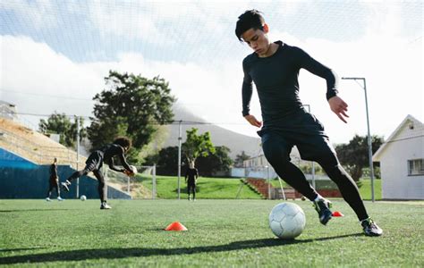 How to Dribble a Soccer Ball: Step by Step Guide – Backyard Sidekick