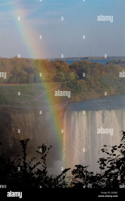 niagara falls rainbow Stock Photo - Alamy