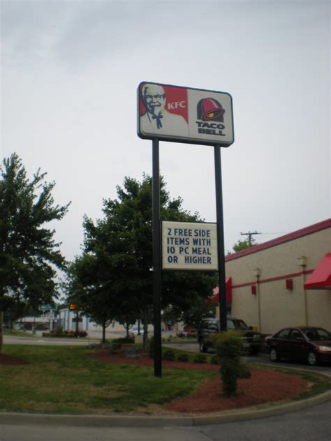 KFC/Taco Bell sign - a photo on Flickriver