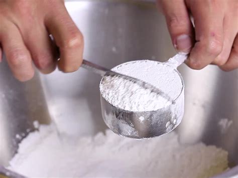 How to Sift Flour Without a Sifter: 5 Steps (with Pictures)