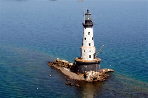 Pin by Rickylee on Finals_Refs | Lighthouse, Lake superior, Lake