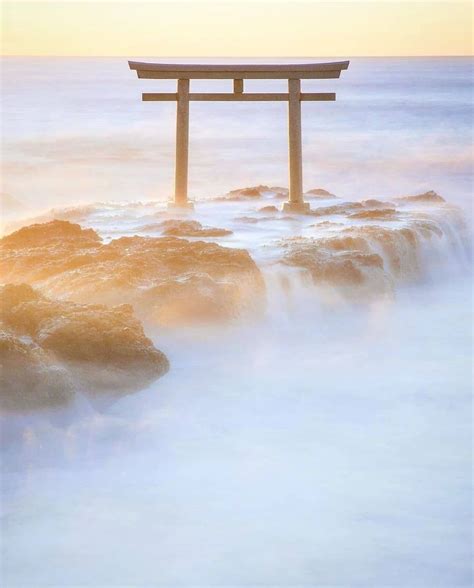 Visit Japan: The impressive Oarai Isosaki-jinja Shrine stands directly facing the Pacific Oce ...