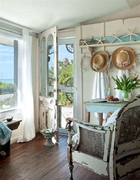 Coastal Cottage Style for Tranquil Interiors