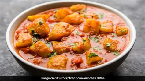 This Delicious Kerala-Style Aloo Curry Will Amp Up Your Table In Just 30 Minutes - NDTV Food