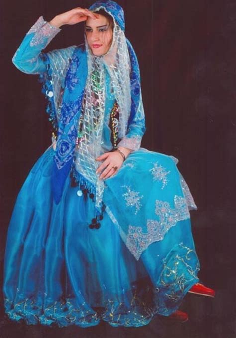 One of the Iranian traditional clothes,Iranian folk costumes are varied ...