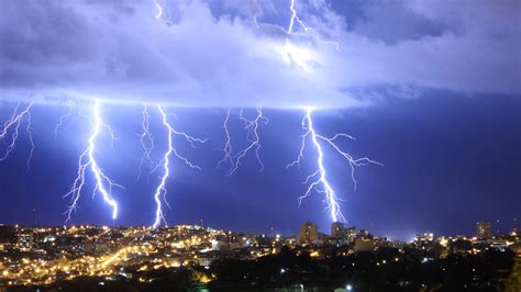 What makes Brazil the lightning capital of the world?