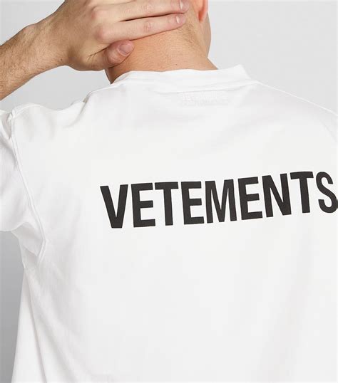 VETEMENTS Logo T-Shirt | Harrods US