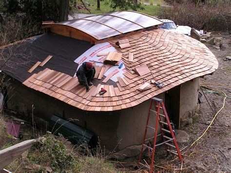 Cedar Shingles & Shakes Roofing Costs, Plus Pros & Cons – Home Remodeling Costs Guide