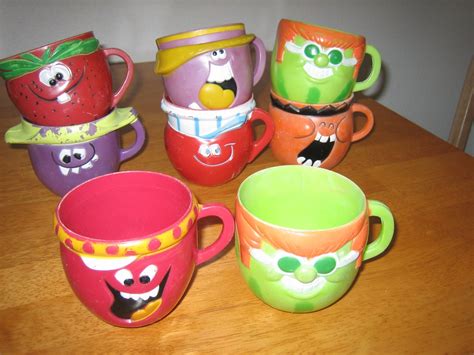 Pillsbury Funny Face Mugs set of 8 cups 1969-1974