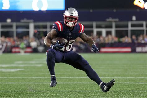 Sony Michel and James White are the keys for New England Patriots on Sunday