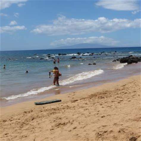 Ulua Beach Park - 63 Photos & 48 Reviews - Beaches - Halealii Pl ...