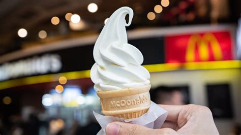 Reasons Why Ice Cream Machines At McDonald's Break, According To A Pro ...