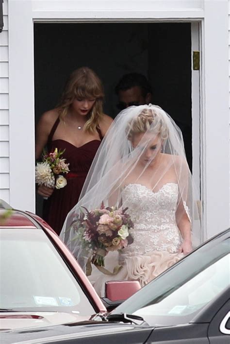 Taylor Swift At Abigail Anderson’s Wedding: See Pics Of Her Dress ...