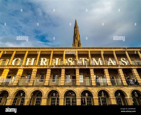 The Piece Hall, Halifax, at Christmas Stock Photo - Alamy