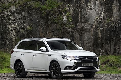 MITSUBISHI Outlander PHEV Specs & Photos - 2016, 2017, 2018, 2019, 2020, 2021, 2022, 2023, 2024 ...