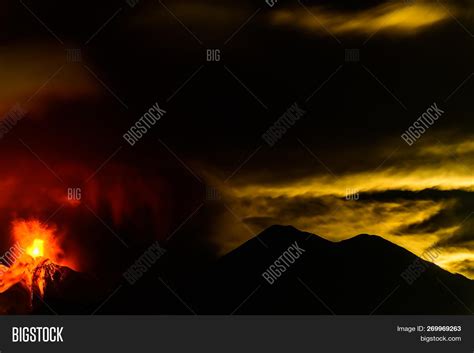 Fuego Volcano Erupts Image & Photo (Free Trial) | Bigstock