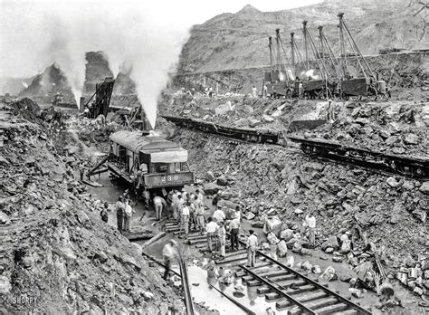 Excavation of the Panama Canal, 1913. | Canal de panama, Paysages du monde, Photos historiques