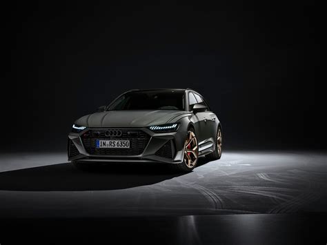 Download Vehicle Audi RS6 Avant 4k Ultra HD Wallpaper