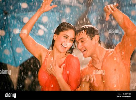 KAREENA KAPOOR & AAMIR KHAN 3 IDIOTS (2009 Stock Photo: 55225744 - Alamy