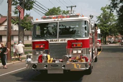 Italianflag Fire Truck GIF - Italianflag FireTruck - Discover & Share GIFs