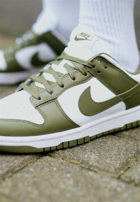 Nike Sportswear DUNK LOW - Sneaker low - white/olive/weiß - Zalando.ch