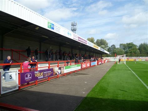 Crawley Town - Broadfield Stadium - Chapalar's Football